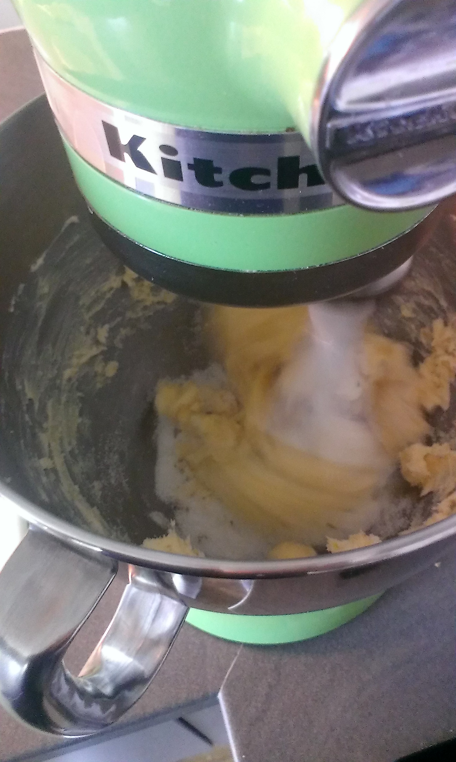 4 - Ajoutez le mélange sucre-fenouil au mélange beurre-citron