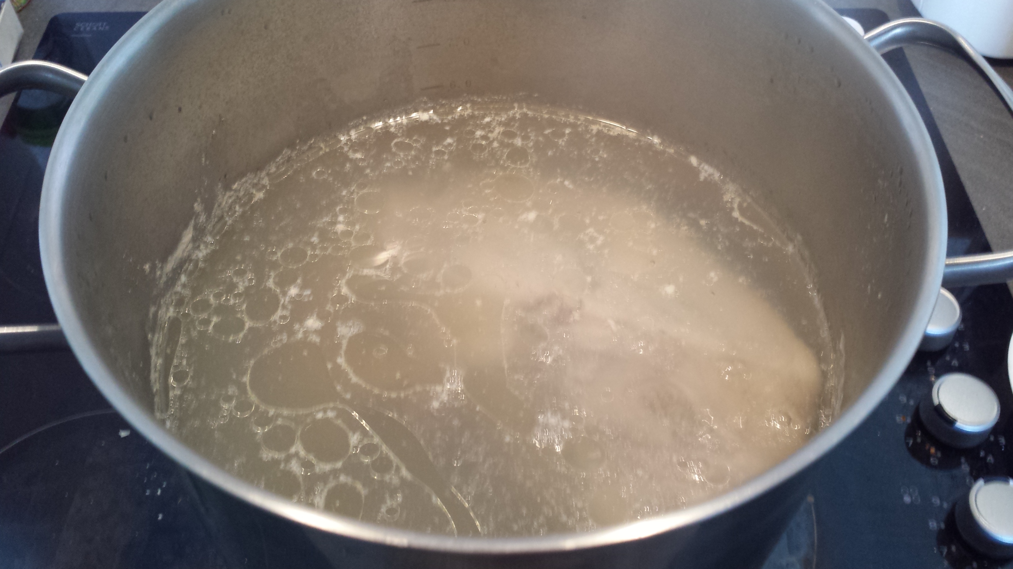 5 - Bouillon après écumage