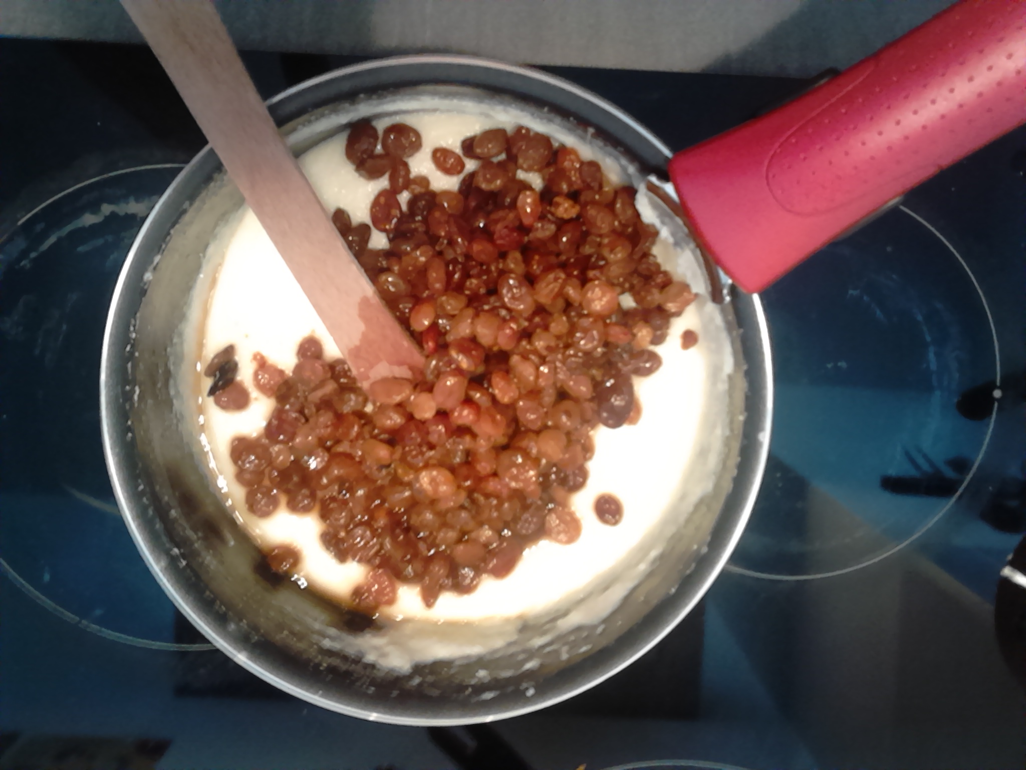 5 - On ajoute le raisin et la noix de coco