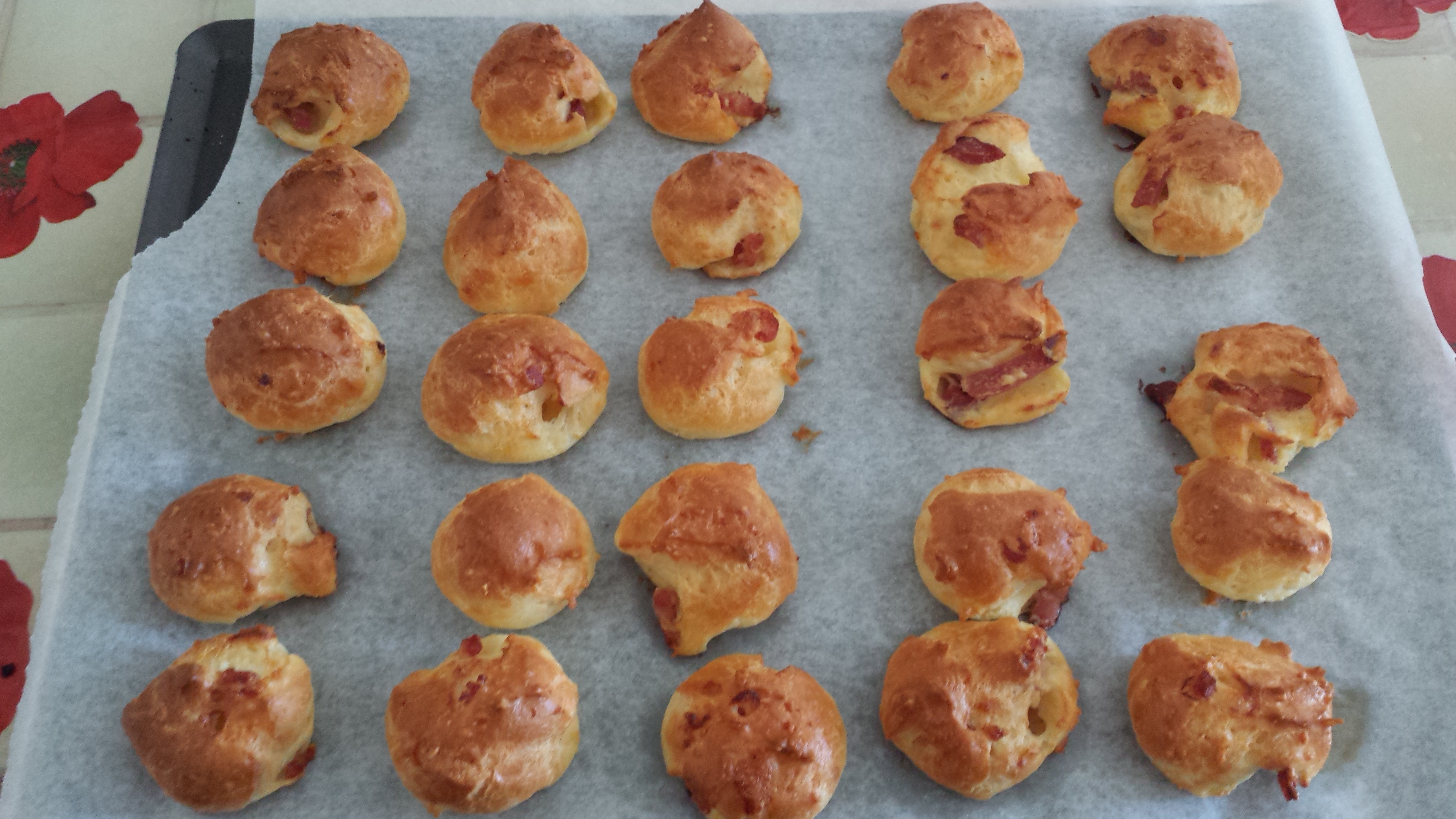 10 - Les gougères terminées.jpg