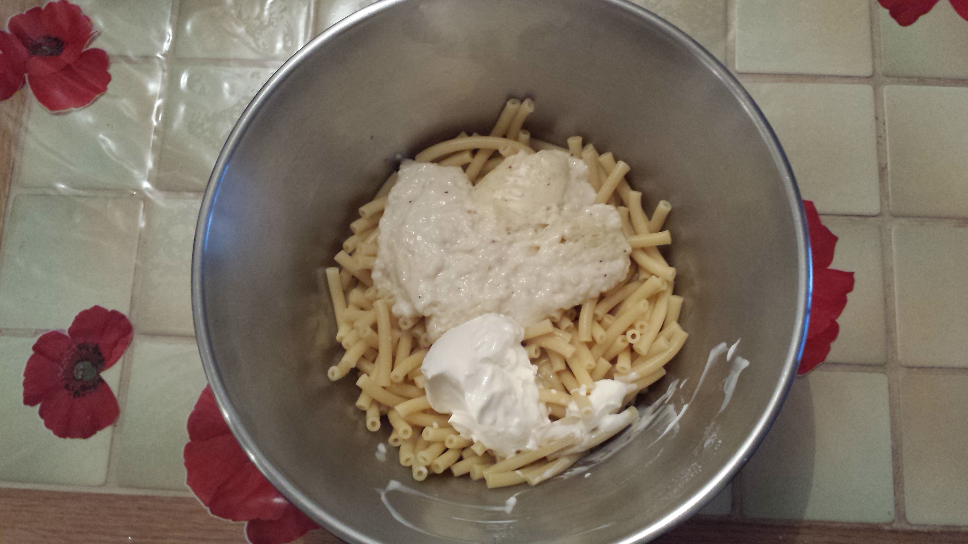 Ajoutez la crème et la béchamel